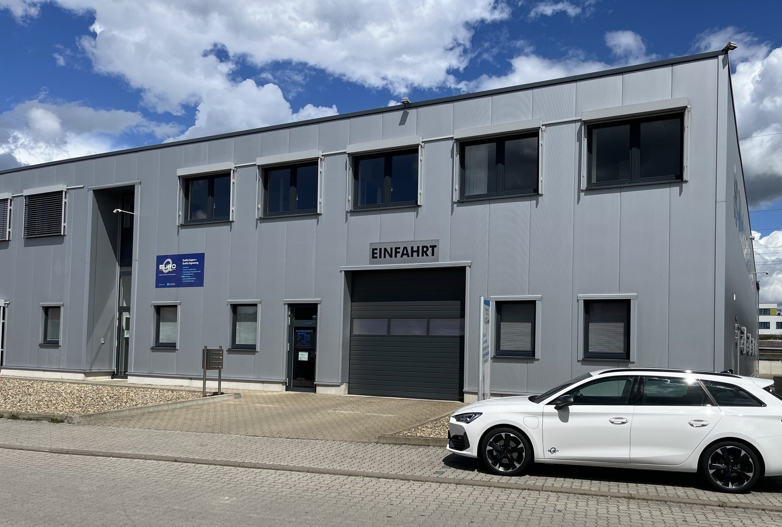 shows building of EuroQ branch in Wolfsburg