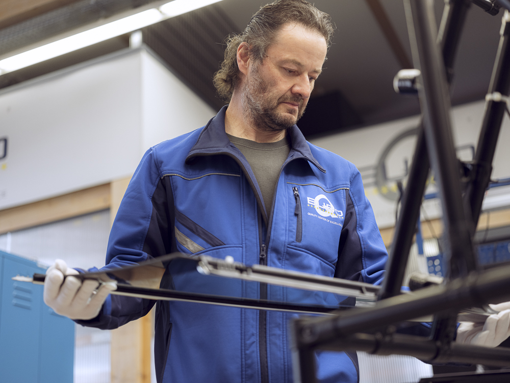 EuroQ Mitarbeiter bei Scheibenkontrolle