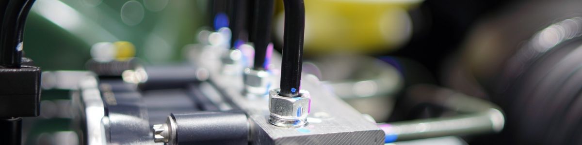 Elektro-hydraulische Bremssysteme eines Motors sind sicherheitsrelevant.