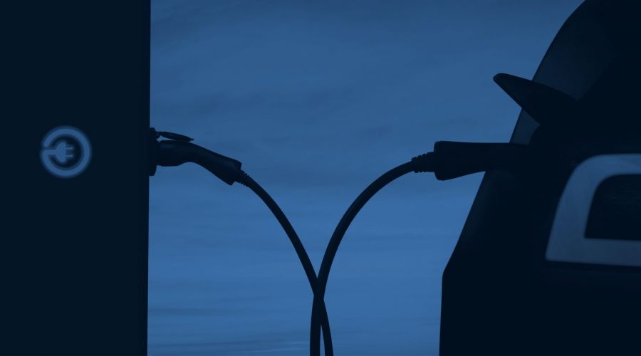 zeigt eine Ladesäule für e-Fahrzeuge